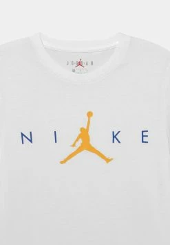 Coupon 👏 Jordan Prix Incroyables JUMPMAN - T-shirt imprimé vêtements basket-ball enfant 😀 -Pas Cher Jordan Magasin 02d890e617114cba8fb84c1ee98f940f