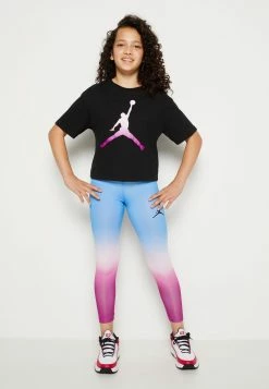 Coupon 😀 Prix d’Amis Jordan SHORT SLEEVE GRAPHIC - T-shirt imprimé vêtements basket-ball enfant ✨ -Pas Cher Jordan Magasin 0a8979c232b1492f9e900217f37e165b