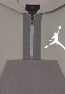 Offres 😀 Qualité absolue Jordan JUMPMAN BOXY - Sweatshirt vêtements basket-ball enfant 🛒 -Pas Cher Jordan Magasin 0b85fc0297d1431bb2c7a4f15af6a787