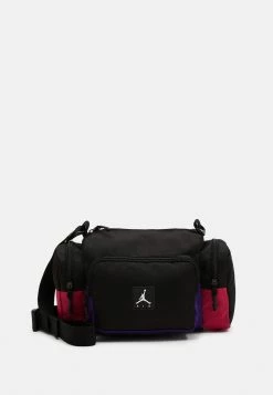 Les meilleures critiques de 👍 Jordan JAN ALL GROUNDS CONVERTIBLE CROSSBODY BAG - Sac bandoulière Prix Allégé sacs basket-ball homme ❤️