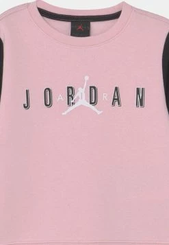 Les meilleures critiques de ✔️ Jordan AIR SET - Survêtement Prix Usine vêtements basket-ball enfant 🧨 -Pas Cher Jordan Magasin 151af42c2cd048c8b37d0cbb2b479269