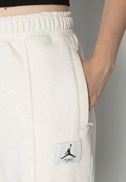 Offres 😍 Jordan Garantie De Qualité 100% ESSEN PANT - Pantalon de survêtement pantalons haute femme 🤩 16 Offres 😍 Jordan Garantie De Qualité 100% ESSEN PANT - Pantalon de survêtement pantalons haute femme 🤩 -Pas Cher Jordan Magasin 1b6f5b0003ab43a0b58543687fa7652f