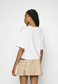 Coupon 🤩 Vendre Jordan ESSEN BOXY TEE - T-shirt basique t-shirts et tops col rond femme 🧨 -Pas Cher Jordan Magasin 1bd429e4988c44deb77331fd2bb234e4