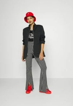 Remise 🔥 Jordan NEW CLASSICS SUIT - Manteau court Prix Refroidis manteaux col officier femme ❤️ -Pas Cher Jordan Magasin 1d4c6dcecaaa46d6bd29a621bddcf87d