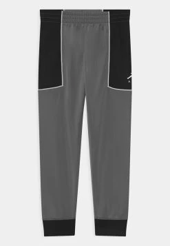 Tout neuf 🌟 Jordan excellente qualité CROSS OVER SET - Survêtement vêtements basket-ball enfant 👍 -Pas Cher Jordan Magasin 350a7cad8c3d487492ad439fdc95e9bd