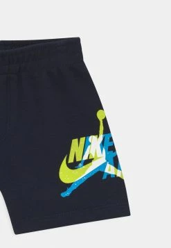 Les meilleures critiques de 👏 Jordan JUMPMAN CLASSIC SET UNISEX - Short de sport En promotion vêtements basket-ball 🛒 10 Les meilleures critiques de 👏 Jordan JUMPMAN CLASSIC SET UNISEX - Short de sport En promotion vêtements basket-ball 🛒 -Pas Cher Jordan Magasin 3b00c5ef172d4c0da166e651a91b4609