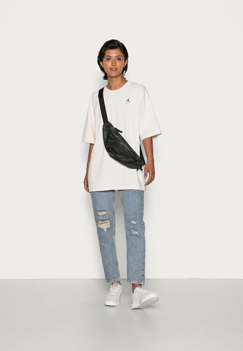 Promo 😉 Jordan Rabais ESSEN TEE - T-shirt basique t-shirts et tops col rond femme 😉 4 Promo 😉 Jordan Rabais ESSEN TEE - T-shirt basique t-shirts et tops col rond femme 😉 – Image 2