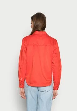 Vente flash 🤩 Jordan NEW CLASSICS - Chemisier excellente qualité chemises et blouses col &agrave; revers femme 👍 -Pas Cher Jordan Magasin 4d7ea9223ed04d1d9902c60d22c90b6a