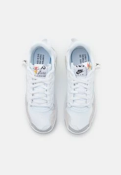 Tout neuf 🛒 Première Qualité JORDAN MA2 - Baskets montantes baskets & 👟 sneakers rond homme ⌛ -Pas Cher Jordan Magasin 50b8d5dd3f4f48c093a9b0ca3e866401