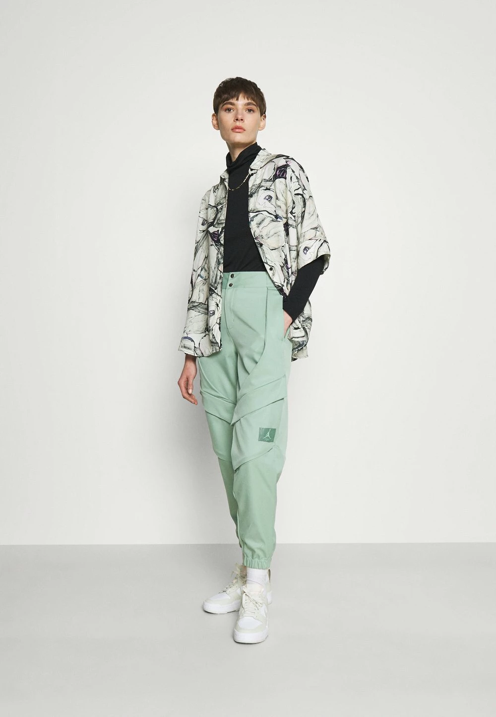 Meilleure affaire ⌛ Jordan 50% Off De Vente ESSEN UTILITY PANT - Pantalon cargo pantalons haute femme 😉 4 Meilleure affaire ⌛ Jordan 50% Off De Vente ESSEN UTILITY PANT - Pantalon cargo pantalons haute femme 😉 – Image 2