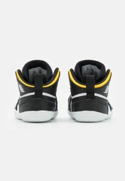 Budget ⭐ Jordan excellente qualité 1 CRIB UNISEX - Chaussures d'entraînement et de fitness rond ❤️ -Pas Cher Jordan Magasin 5821e386cc48425fa66233e092eb6a2f