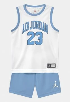 Bon marché 👍 Un Tarif Préférentiel Jordan AIR MUSCLE TANK SET - Short de sport vêtements basket-ball enfant 😍 -Pas Cher Jordan Magasin 582b0ec0a12941d9bcb8740c5a6f065f