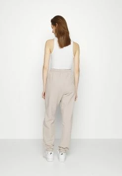 Meilleure affaire 🥰 Bonne Qualité Jordan ESSEN PANT - Pantalon de survêtement pantalons haute femme 🌟 14 Meilleure affaire 🥰 Bonne Qualité Jordan ESSEN PANT - Pantalon de survêtement pantalons haute femme 🌟 -Pas Cher Jordan Magasin 602e742423124d95a2541606196f4694