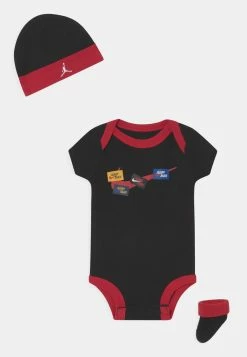 Acheter ⭐ Jordan SET UNISEX - T-shirt imprimé Prix Dynamité accessoires basket-ball 🎉