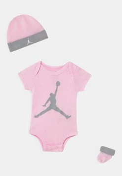 De gros 🔥 Jordan Marchandise de première qualité JUMPMAN SET UNISEX - T-shirt imprimé accessoires basket-ball enfant 😍