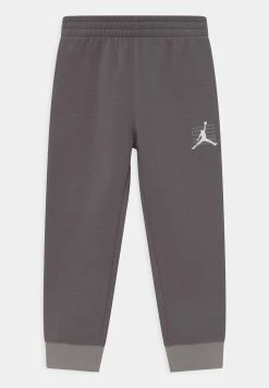 Bon marché 🧨 Jordan JUMPMAN CREW SET - Survêtement Pas Cher vêtements basket-ball unisex 🥰 -Pas Cher Jordan Magasin 6d9c2a24477842f397863f49d524ae83