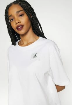 Coupon 🤩 Vendre Jordan ESSEN BOXY TEE - T-shirt basique t-shirts et tops col rond femme 🧨 -Pas Cher Jordan Magasin 6e9ade4485324d50a279a583ad605a72