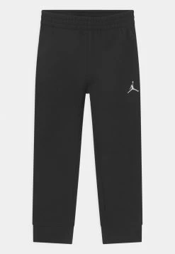 Meilleur prix đ Jordan Prix Jamais Vus ESSENTIALS SET - SurvĂȘtement vĂȘtements basket-ball unisex â 9 Meilleur prix đ Jordan Prix Jamais Vus ESSENTIALS SET - SurvĂȘtement vĂȘtements basket-ball unisex â -Pas Cher Jordan Magasin 71c11bd1f9b54cfb9a12403661f542c4