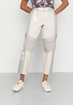 Offres 🎉 Qualité Supérieure Jordan COZY GIRL UTILITY PANT - Pantalon cargo pantalons haute femme 🔥