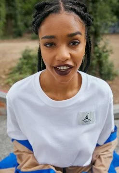 Coupon 🤩 Vendre Jordan ESSEN BOXY TEE - T-shirt basique t-shirts et tops col rond femme 🧨 -Pas Cher Jordan Magasin 83c840e460d74d95b0ea09725afc8da6