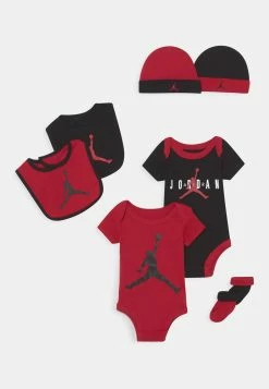 Vente flash 🔔 Jordan En promotion BABY STARTER 2 PACK SET UNISEX - T-shirt imprimé accessoires basket-ball enfant 💯 -Pas Cher Jordan Magasin 8994ce65902d4168b1054adaf00c25ab