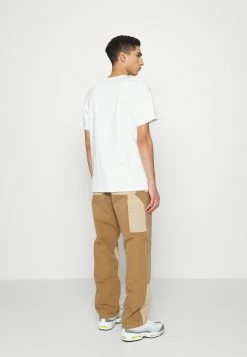 Grosses soldes 🎁 Jordan CREW - T-shirt imprimé Vendre-Réclame t-shirts & polos col rond homme 🎁 10 Grosses soldes 🎁 Jordan CREW - T-shirt imprimé Vendre-Réclame t-shirts & polos col rond homme 🎁 -Pas Cher Jordan Magasin 9108519e0e84458da5350d77f2ef2ef8