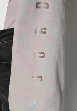 Coupon 🤩 Jordan Prix De Lancement T-shirt à manches longues t-shirts et tops col officier femme 😀 12 Coupon 🤩 Jordan Prix De Lancement T-shirt à manches longues t-shirts et tops col officier femme 😀 -Pas Cher Jordan Magasin 944bd7a84e8e460e8849adf29b961911