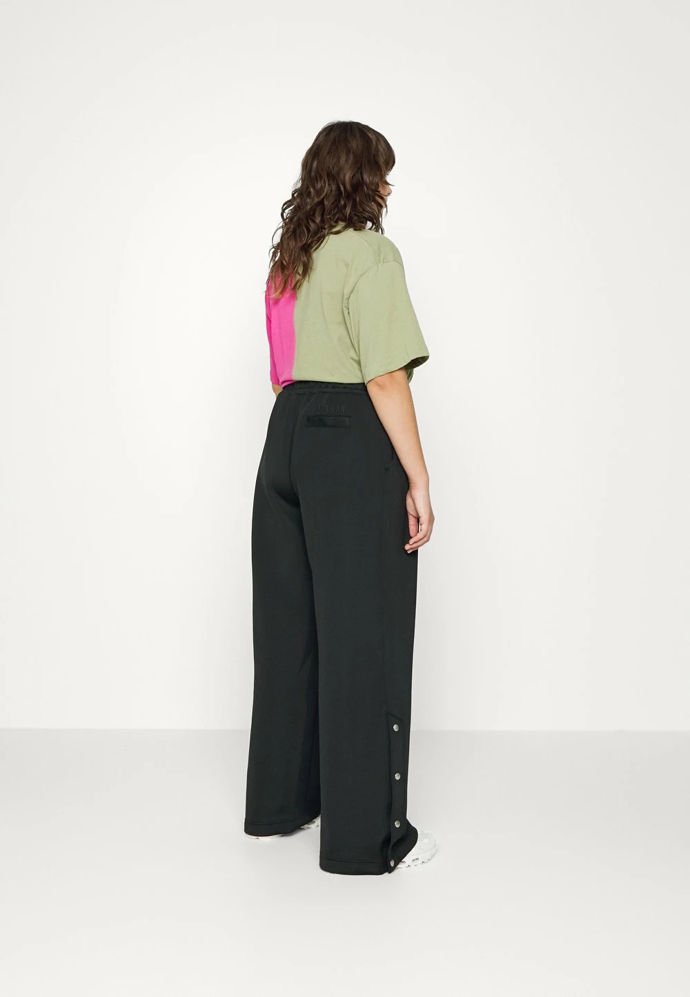 Budget ✨ Jordan NEW CLASSICS SUIT - Pantalon de survêtement Prix Légers pantalons haute femme 💯 7 Budget ✨ Jordan NEW CLASSICS SUIT - Pantalon de survêtement Prix Légers pantalons haute femme 💯 – Image 5