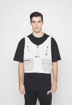 Meilleure affaire 🛒 Jordan SET - Veste sans manches Prix Équitable vestes encolure large ronde homme 🎉 -Pas Cher Jordan Magasin a000e3d3fff1419ab3641fe7d5496a03