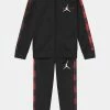 Les meilleures critiques de 😉 Jordan Prix Légers JUMPMAN HOLIDAY PLAID TRACK SET - Survêtement vêtements basket-ball enfant 🛒 1 Les meilleures critiques de 😉 Jordan Prix Légers JUMPMAN HOLIDAY PLAID TRACK SET - Survêtement vêtements basket-ball enfant 🛒 -Pas Cher Jordan Magasin a0f67438f2d2408f90b09ad99108dd09
