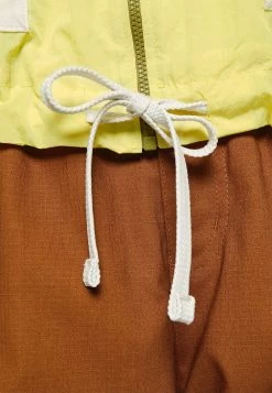 Le moins cher đ Prix Aimable Jordan ESSEN WOVEN - Veste lĂ©gĂšre vestes & blazers col à revers femme â€ïž 20 Le moins cher đ Prix Aimable Jordan ESSEN WOVEN - Veste lĂ©gĂšre vestes & blazers col à revers femme â€ïž -Pas Cher Jordan Magasin a4755961a0d945fcb6a55e70f842e7e5