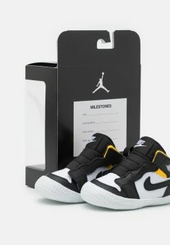 Budget ⭐ Jordan excellente qualité 1 CRIB UNISEX - Chaussures d'entraînement et de fitness rond ❤️ -Pas Cher Jordan Magasin ad5ac7e35f7e4196bde23a3e29896f64