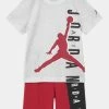 Top 10 ⌛ Bas Prix Jordan BIG VERT SET - T-shirt imprimé vêtements basket-ball enfant ✔️ -Pas Cher Jordan Magasin b03783c009124a688ce3102290493e22