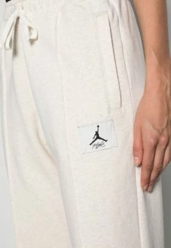 Nouveau 🌟 Jordan ESSEN PANT - Pantalon de survêtement 50% Off De Vente pantalons haute femme ❤️ -Pas Cher Jordan Magasin bb2f35394f78432eb7070525390b0844