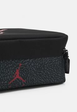 De gros 💯 Assurance De l’Authenticité Jordan THE 👟 SHOE BOX - Sac de sport sacs basket-ball homme 🧨 12 De gros 💯 Assurance De l’Authenticité Jordan THE 👟 SHOE BOX - Sac de sport sacs basket-ball homme 🧨 -Pas Cher Jordan Magasin bb8f82bcf36445ac862fad4d87b30ea7