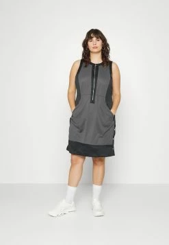 Grosses soldes ✔️ Excellente qualité Jordan NEW CLASSICS 👗 DRESS - Robe de jour robes col rond femme ⌛ -Pas Cher Jordan Magasin be1ff6283882452686a7897fbf6311de
