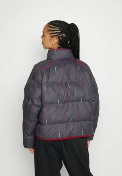 Vente flash ⭐ Prix Gelé Jordan PUFF CORE - Veste d'hiver vestes & blazers col doublé femme ❤️ 16 Vente flash ⭐ Prix Gelé Jordan PUFF CORE - Veste d'hiver vestes & blazers col doublé femme ❤️ -Pas Cher Jordan Magasin c9d1a8eb93cc4cd18425dcf2bd523778