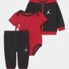Meilleure affaire 🎁 Jordan GREATEST JUMPMAN SET UNISEX - Survêtement Prix Préférentiel vêtements basket-ball 🔔 -Pas Cher Jordan Magasin cd8ef56347db43ebbf3a0d2b1f6e63a8