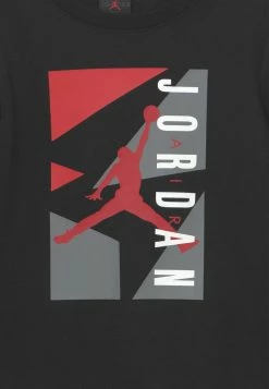 Les meilleures critiques de 🔔 Jordan En Remise AIR GRAPHIC CREW SET - Survêtement vêtements basket-ball enfant 🔔 -Pas Cher Jordan Magasin d6c49e04d2944c27a65afc75da27e00a