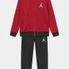 Meilleur prix ❤️ Jordan SET   - Survêtement Prix De Lancement vêtements basket-ball enfant ✔️ -Pas Cher Jordan Magasin db2b9c1f9dbf4e8da96a7fd88a1a2336