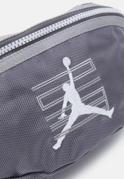 Sortie 😀 Jordan COOL SMALL ITEM - Sac banane Prix Sacrifiés sacs et accessoires basket-ball enfant 💯 9 Sortie 😀 Jordan COOL SMALL ITEM - Sac banane Prix Sacrifiés sacs et accessoires basket-ball enfant 💯 -Pas Cher Jordan Magasin dd32dfb083dd4561b5a06daea98cdf9d