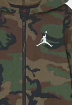 Meilleure vente 😍 Jordan Bas Prix ESSENTIALS CAMO SET - Survêtement vêtements basket-ball enfant ✔️ -Pas Cher Jordan Magasin e1f9930f4ffd4fb686948e5b19188e56