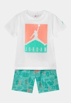 Meilleure vente 😉 Jordan Prix Sympa AIR ELEMENTS SET - Short de sport vêtements basket-ball enfant 🎉 -Pas Cher Jordan Magasin e39b2257c19045e5bf181f8ded3a2042