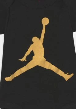 Les meilleures critiques de 🎉 Bon Rapport Coût-Efficacité Jordan JUMPMAN SET UNISEX - T-shirt imprimé accessoires basket-ball enfant 😉 11 Les meilleures critiques de 🎉 Bon Rapport Coût-Efficacité Jordan JUMPMAN SET UNISEX - T-shirt imprimé accessoires basket-ball enfant 😉 -Pas Cher Jordan Magasin e3f28cb9299642bfb65d66f1eef44682