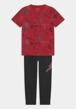 Nouveau ✔️ Prix Réduit Jordan PLAYGROUND TRANSITIONAL SET - Survêtement vêtements basket-ball enfant 🧨