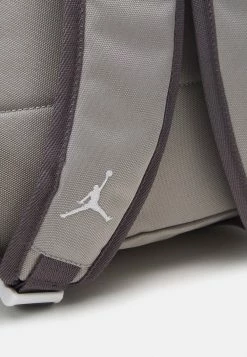 Top 10 💯 Jordan Prix Affortable COOL 🎒 BACKPACK - Sac à dos sacs et sacs à dos basket-ball enfant 😉 -Pas Cher Jordan Magasin eaa40d4c2da44cf599bf2ad6a821a13a