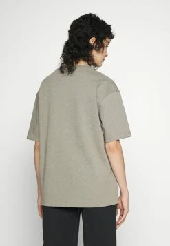 Meilleur prix 🥰 Jordan ESSEN TEE - T-shirt basique Prix Exclusifs t-shirts et tops col rond femme ✔️ -Pas Cher Jordan Magasin eacba2d1f36042f09fc9986cc5254ce1