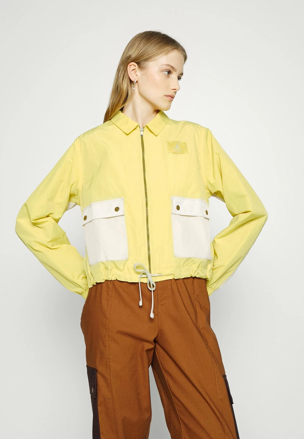 Le moins cher đ Prix Aimable Jordan ESSEN WOVEN - Veste lĂ©gĂšre vestes & blazers col à revers femme â€ïž 6 Le moins cher đ Prix Aimable Jordan ESSEN WOVEN - Veste lĂ©gĂšre vestes & blazers col à revers femme â€ïž â Image 4