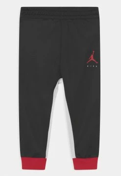Vente flash 🥰 Jordan Prix Exclusifs JUMPMAN SET UNISEX - Survêtement vêtements basket-ball 😀 -Pas Cher Jordan Magasin ec3d46cafd5d4d69beebf4aa90c4ef50