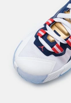 Meilleur prix 😉 Prix Cassé Jordan ZION 1 UNISEX - Chaussures de basket basket-ball ❤️ -Pas Cher Jordan Magasin ed3df405f6f541288999e2e73112cc4e